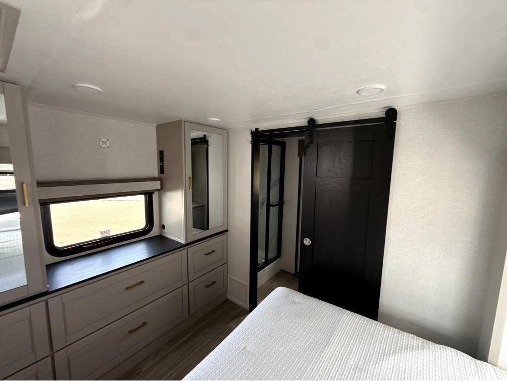 2027 JAYCO NORTH POINT 375TBDB - Image 7