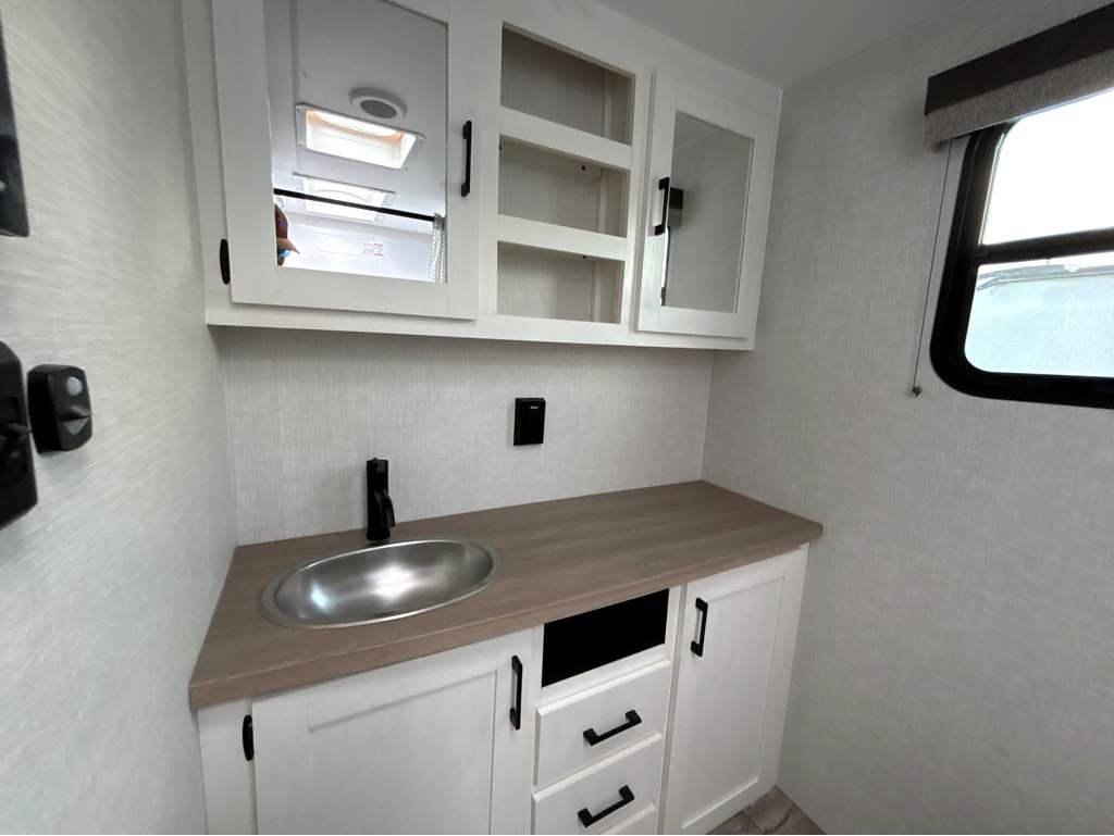 2026 VENTURE RV SIENNA 251VRB - Image 16
