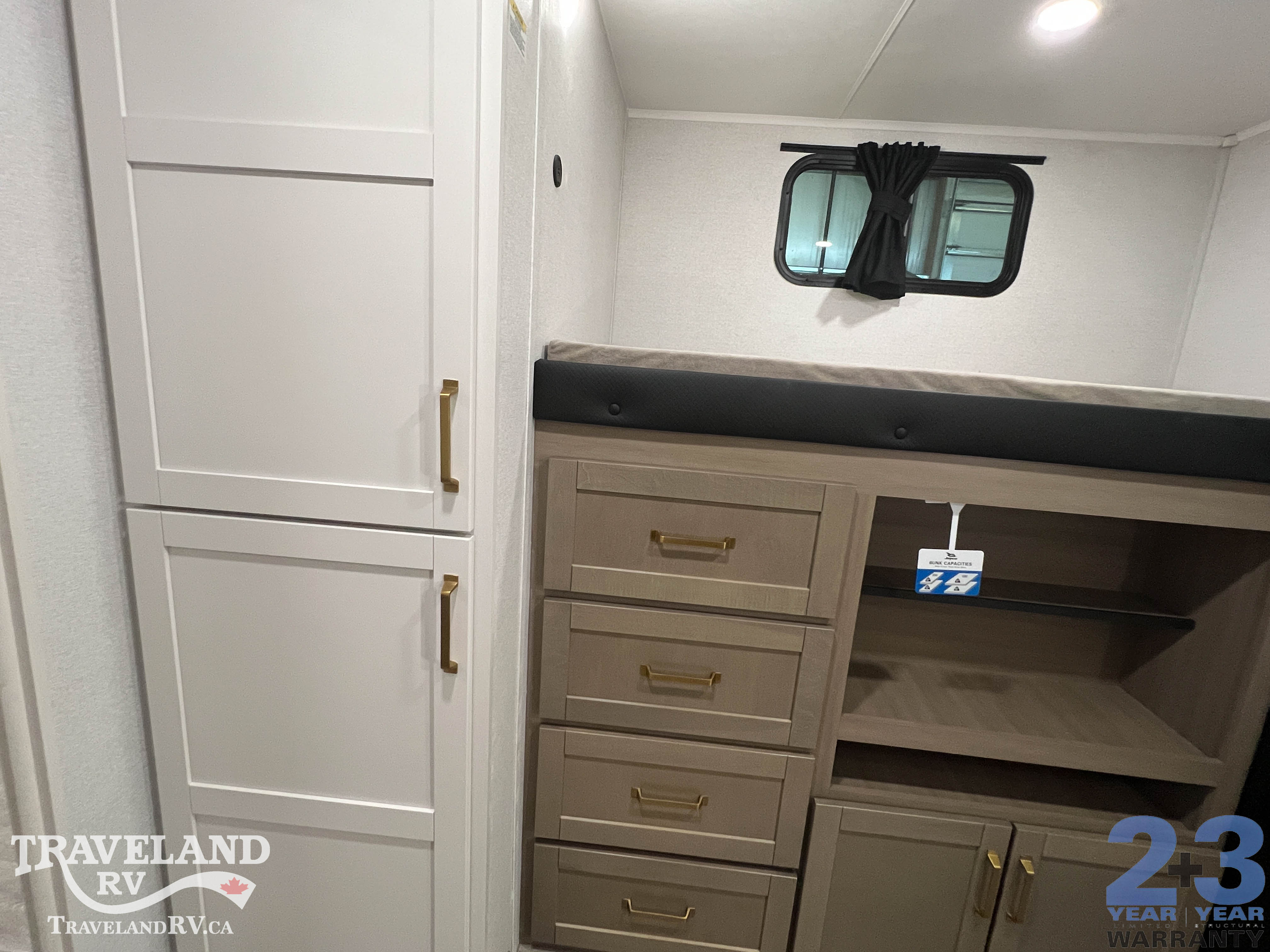 2027 Jayco Eagle 312BHOK - Image 32