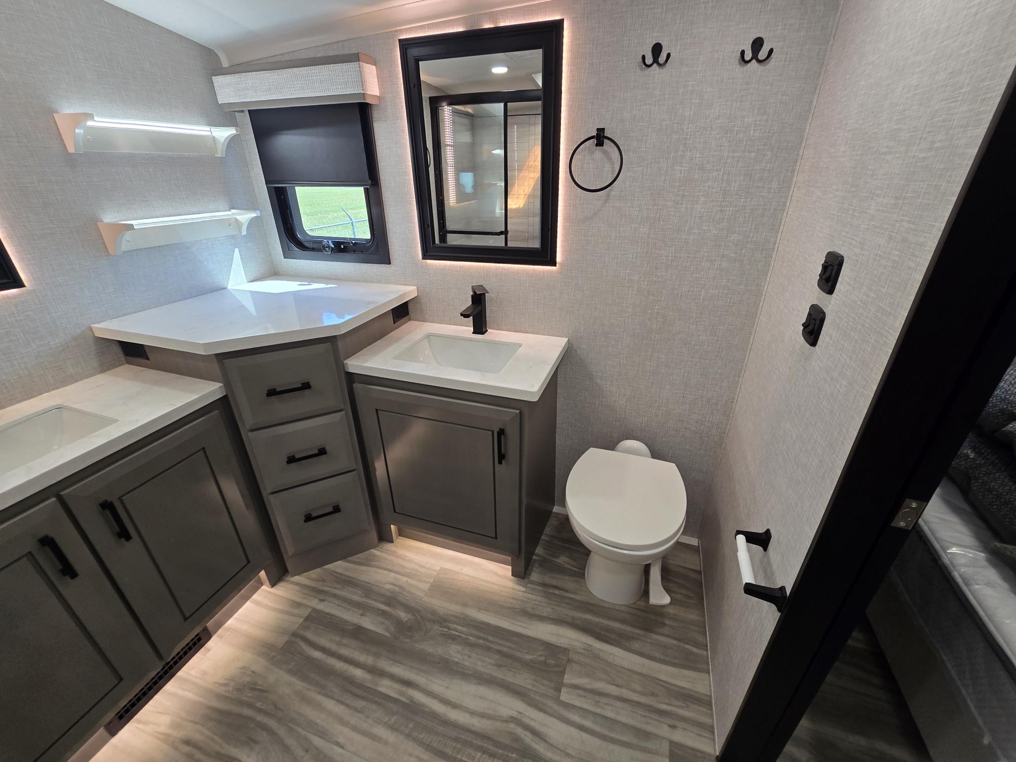 2025 JAYCO PINNACLE 38FLGS - Image 16