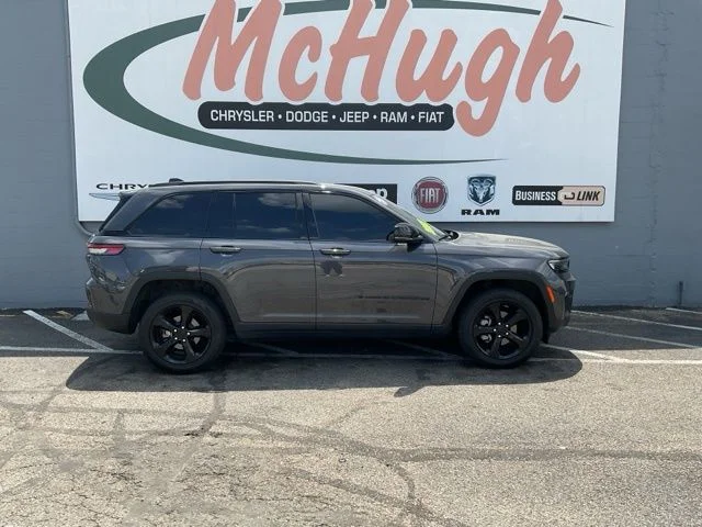2023 Jeep Grand-Cherokee-L Laredo Altitude 4x4 - Image 4