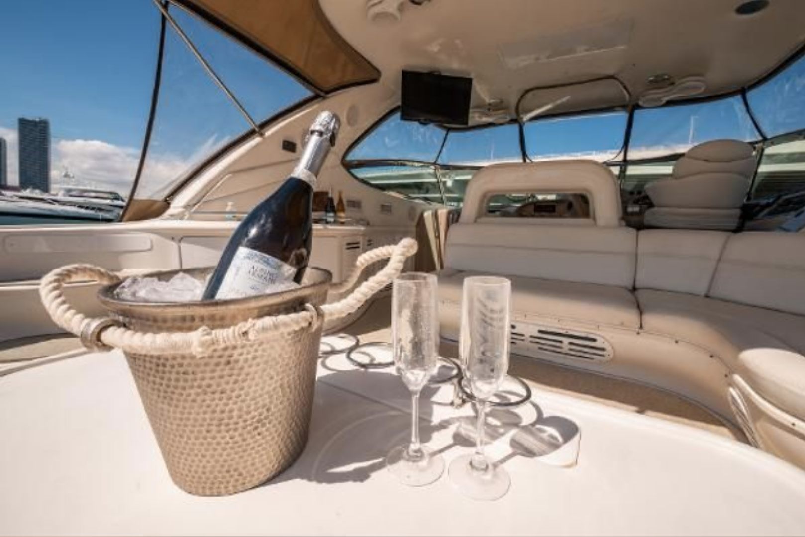 2000 Sea Ray 540 Sundancer - Image 15