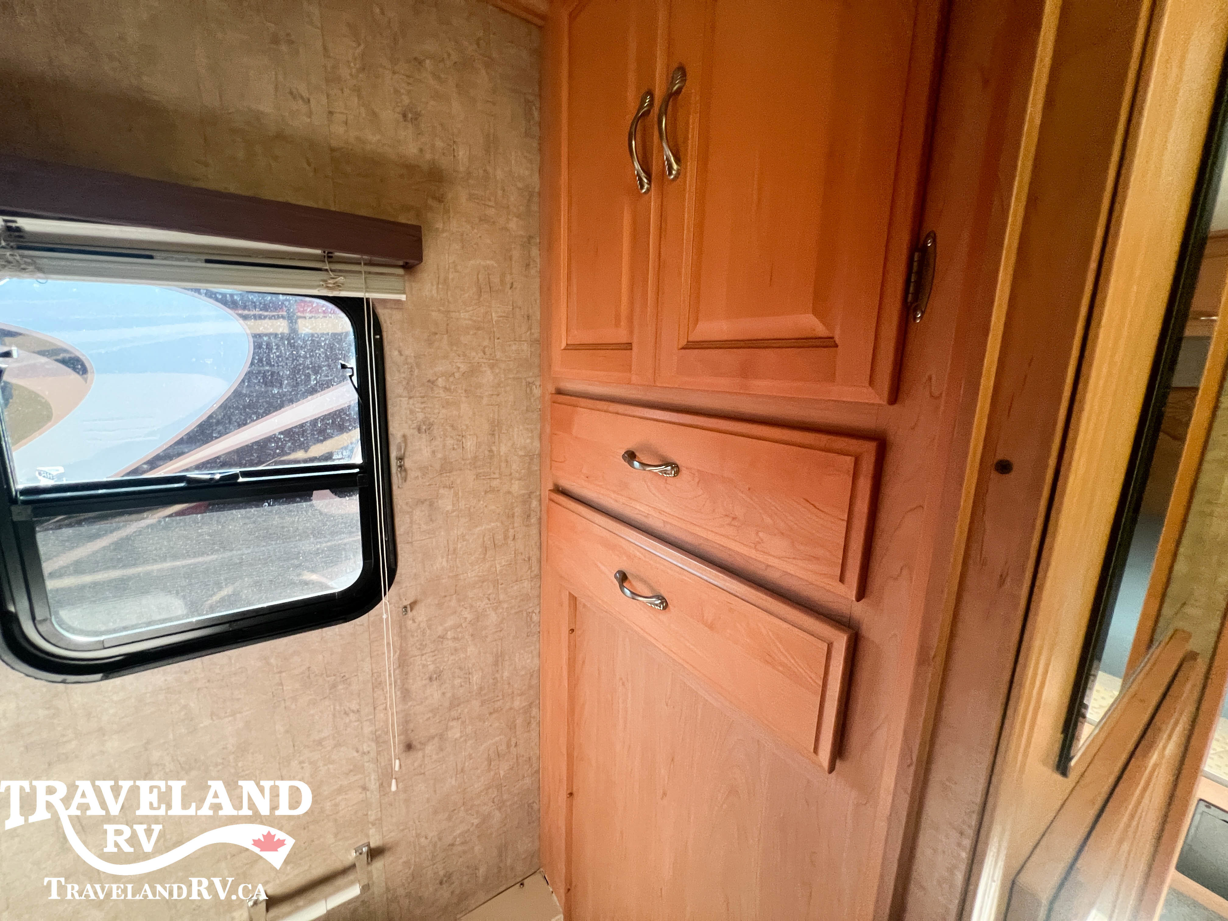 2005 COACHMEN CROSS COUNTRY SE 40 - Image 31