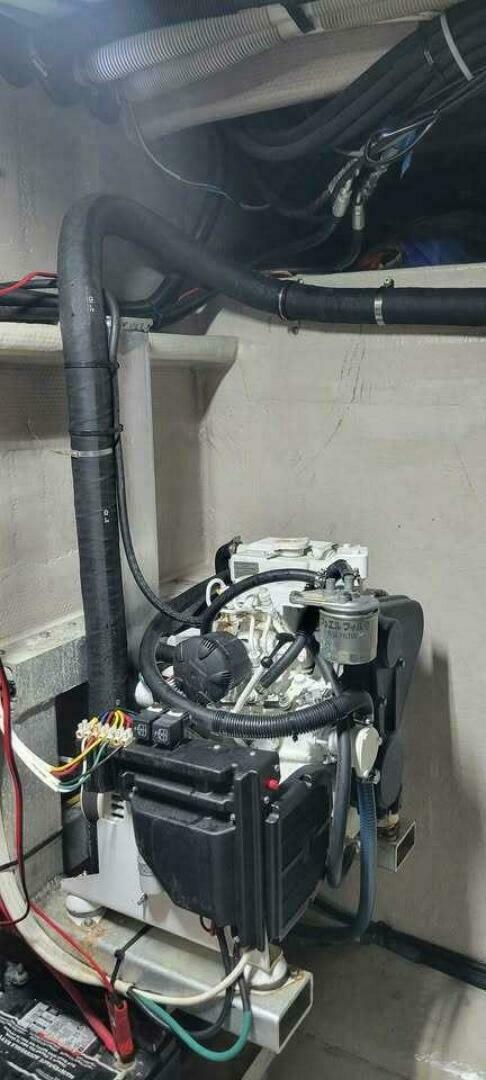 2022 Custom Freestyle Marine 32 - Image 21