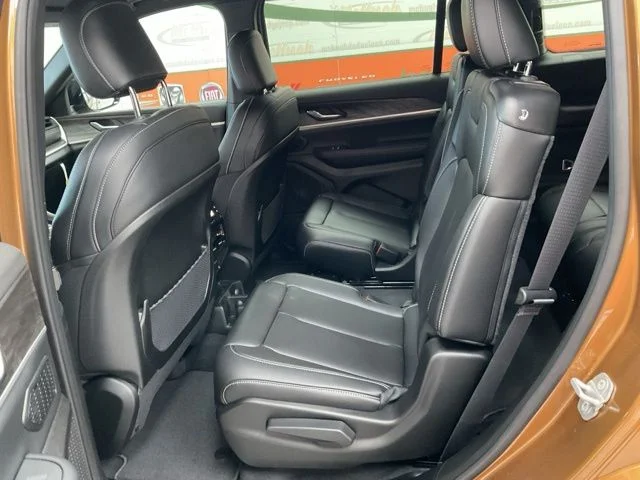 2026 Jeep Grand-Cherokee-L Laredo Altitude 4x4 - Image 35