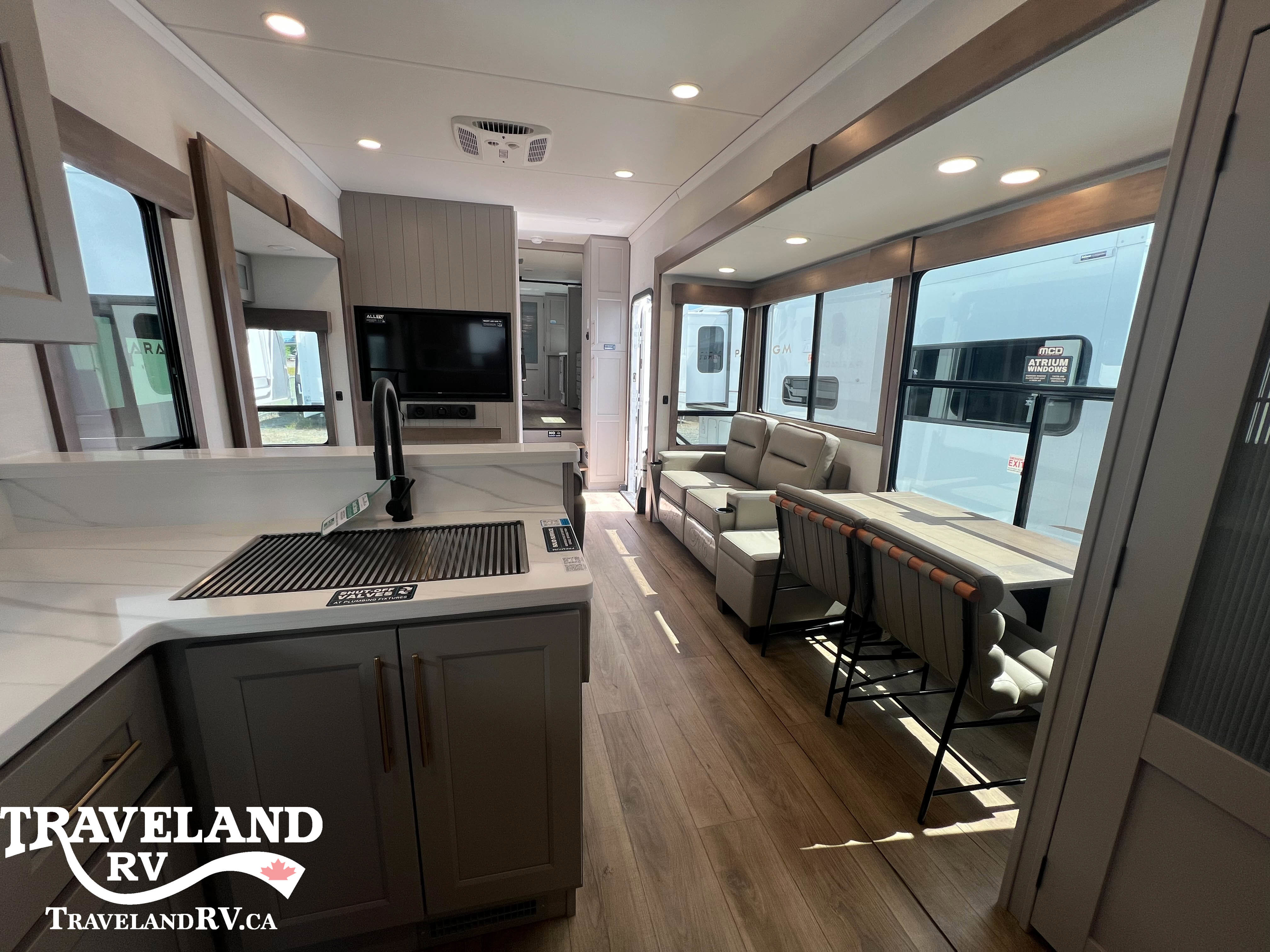 2025 Alliance RV Paradigm 382RK - Image 6