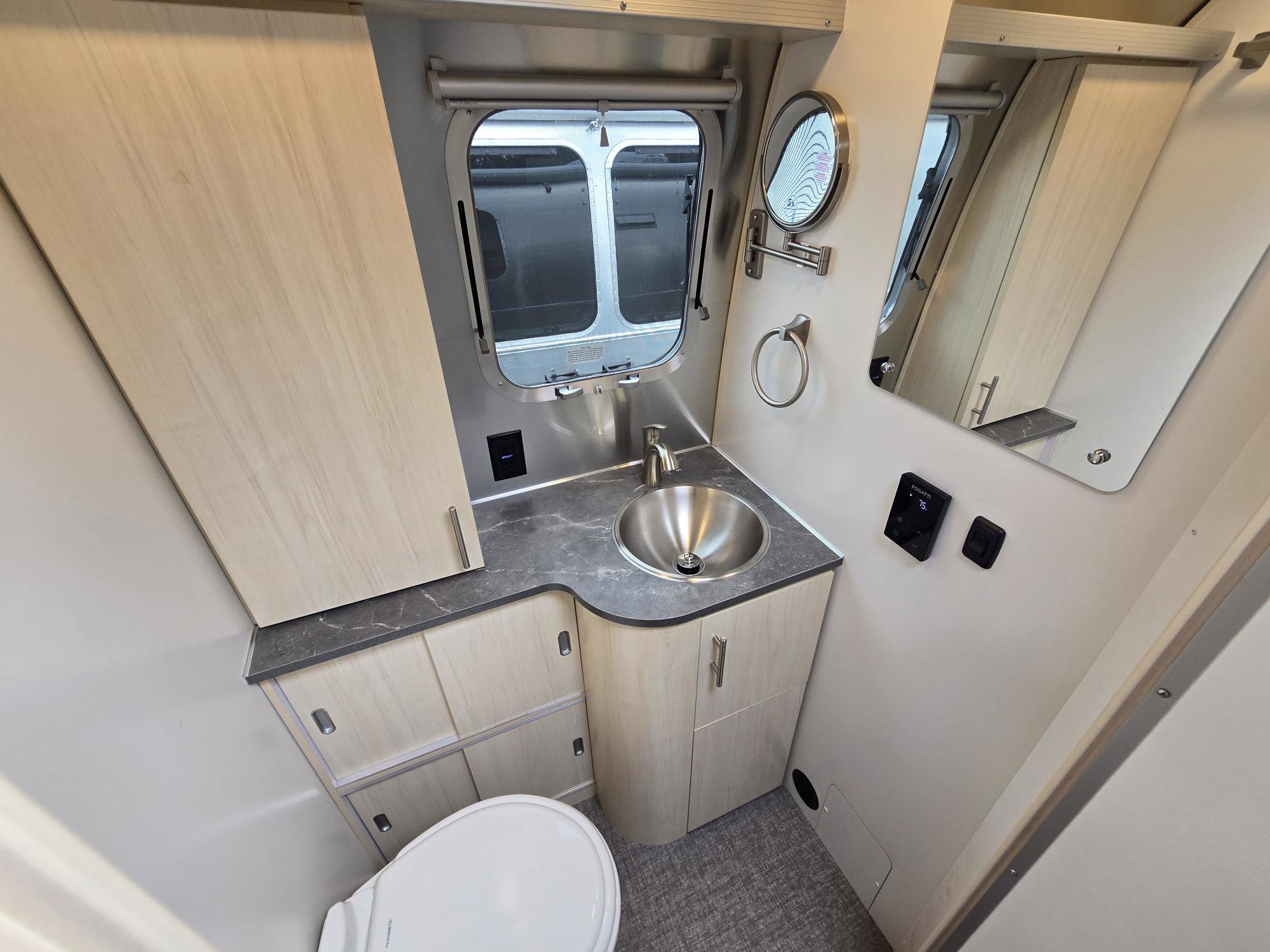 2026 AIRSTREAM FLYING CLOUD 27FBT - Image 20