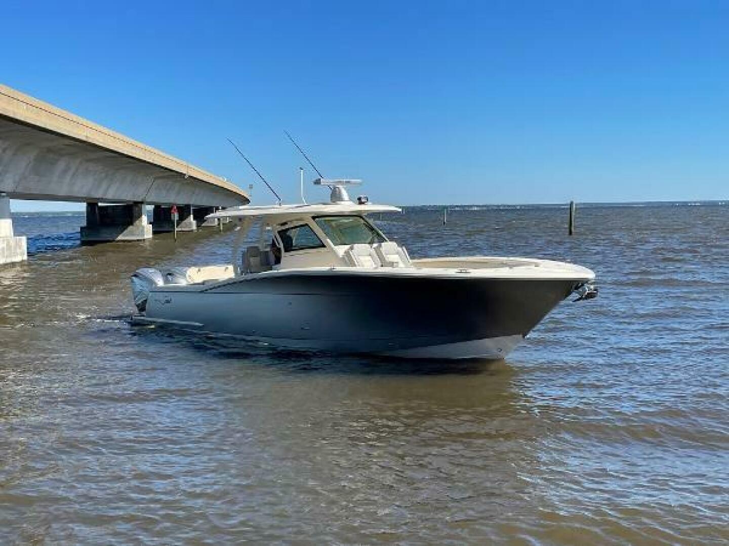 2019 Scout 380 LXF - Image 2