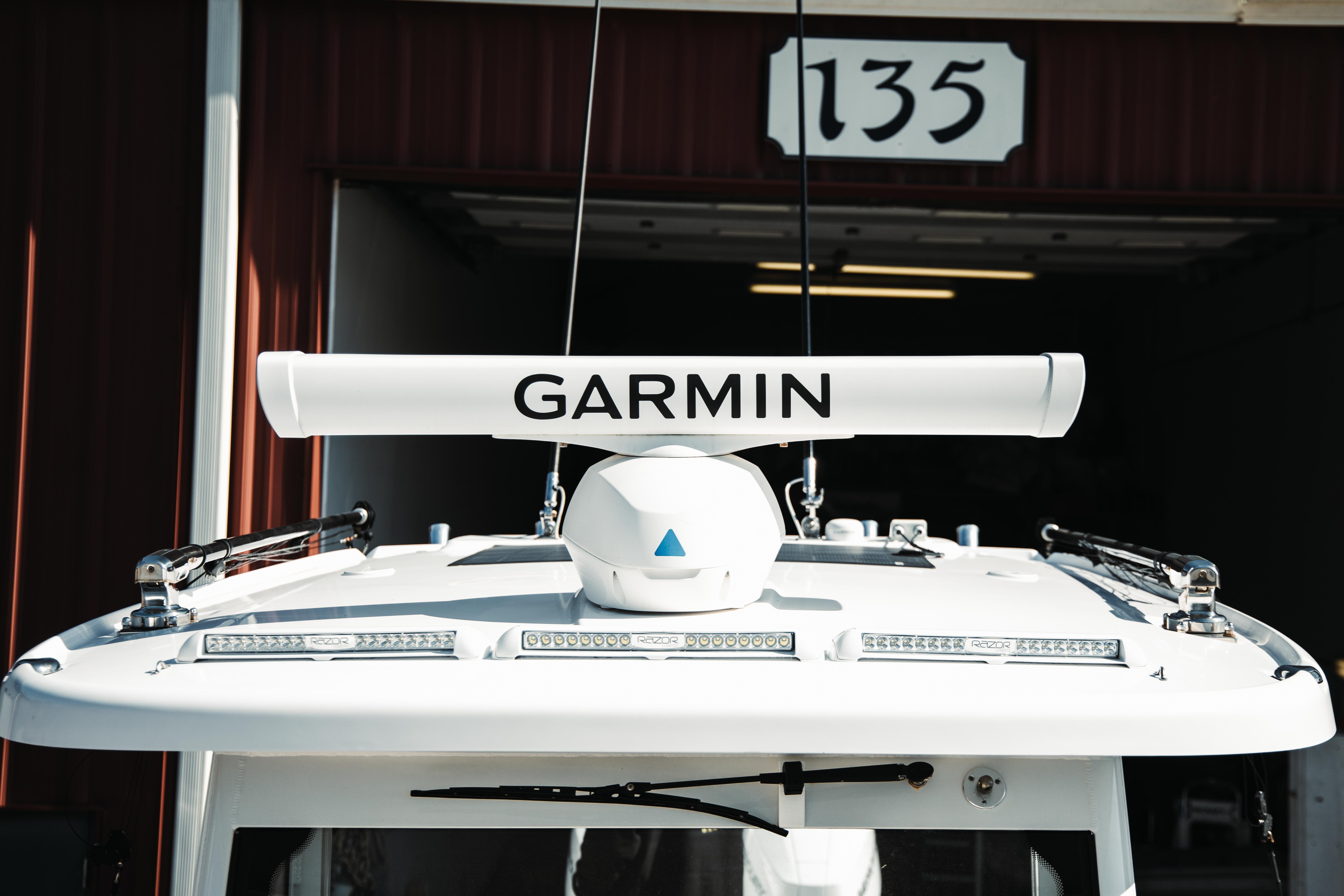 2024 Everglades 315 Center Console Standard - Image 18