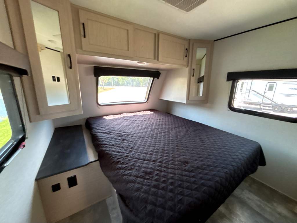 2022 COACHMAN APEX 290BHS - Image 24