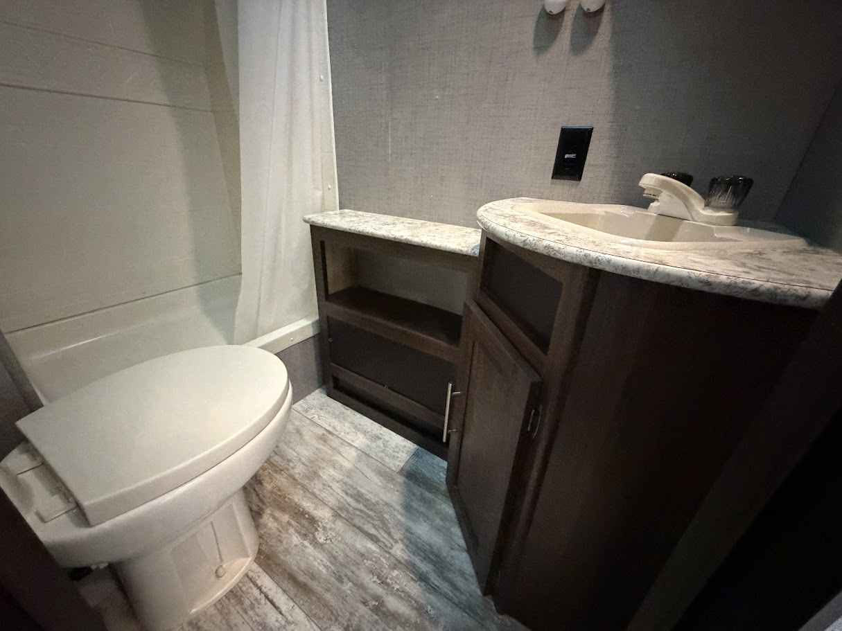 2018 CROSSROADS ZINGER 205bh - Image 22