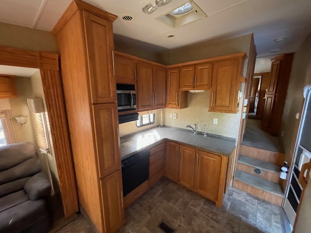 2011 NU-WA HITCHHIKER LS 29.5 FKLS - Image 12
