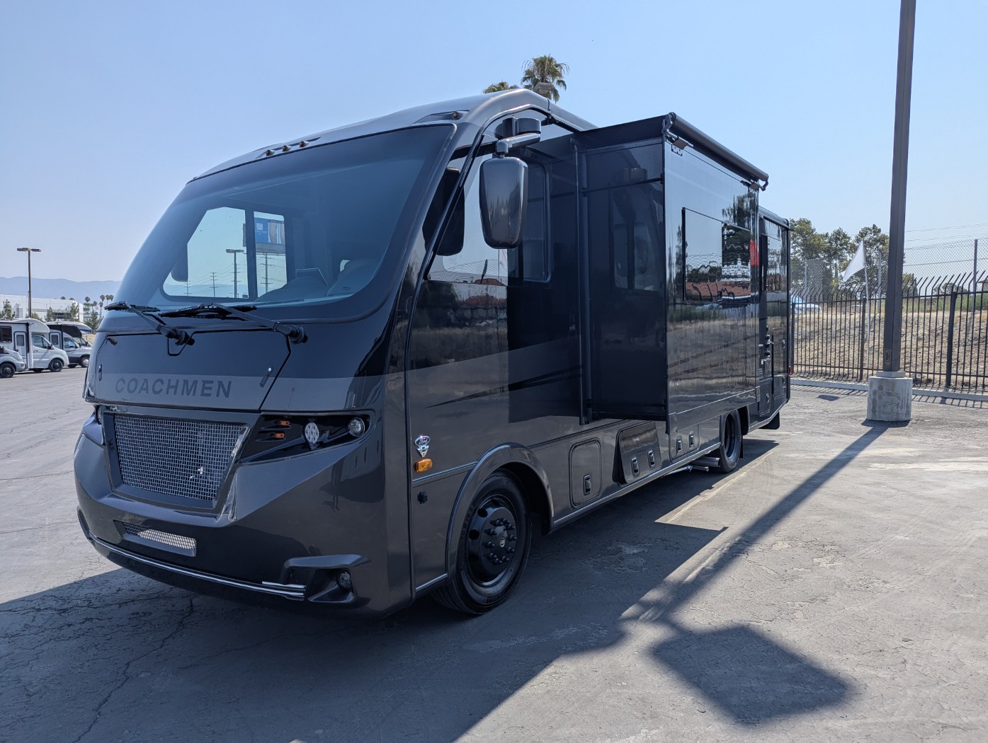 2026 Coachmen Euro 25TB - Image 3