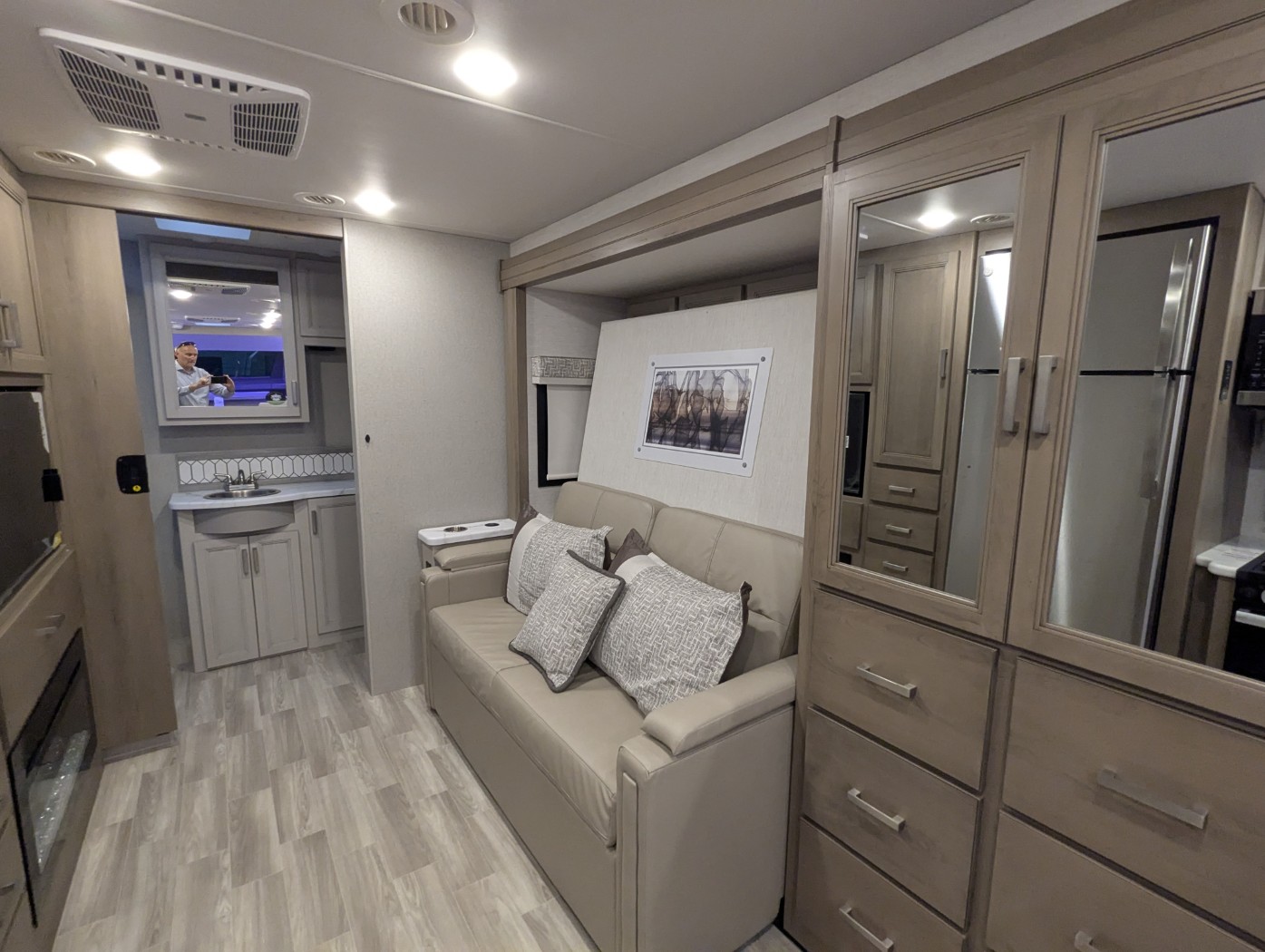 2026 Thor Motor Coach Omni Trail S29 - Image 19