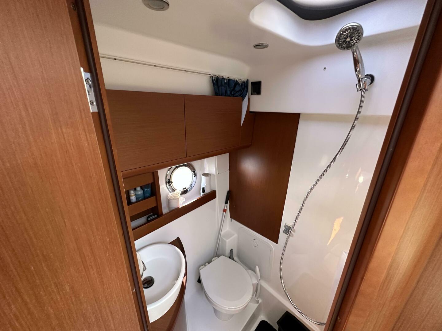 2013 BENETEAU 50 GRAN TURISMO Base - Image 22