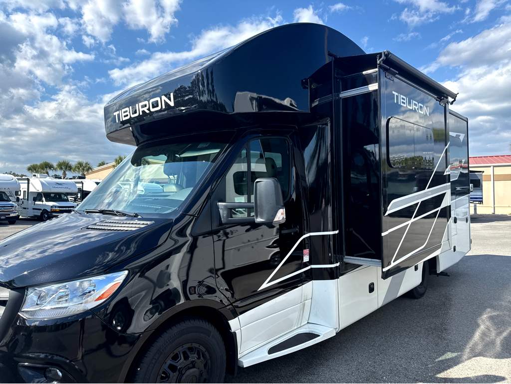 2027 THOR MOTOR COACH TIBURON 24XL - Image 2