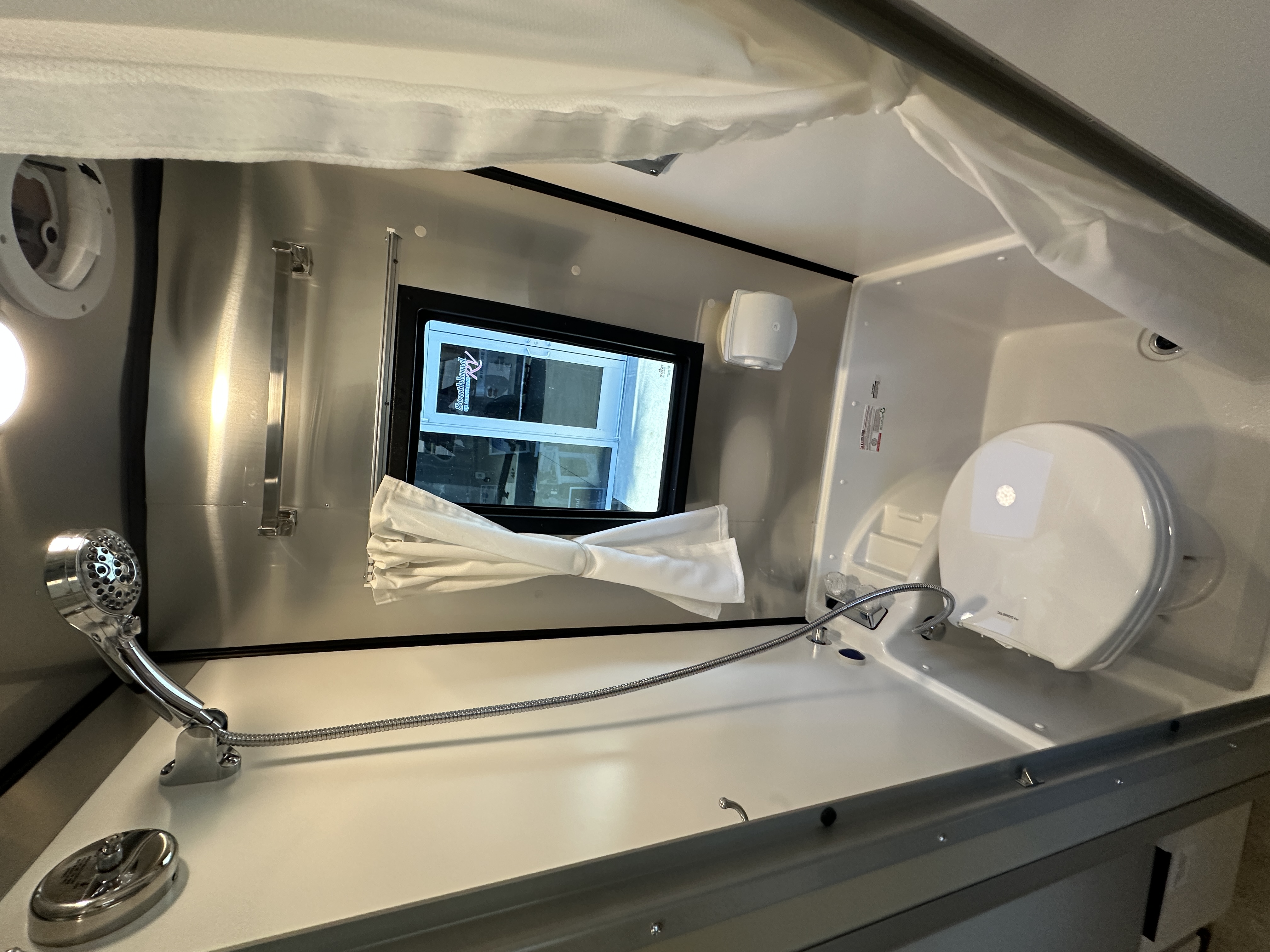 2027 Airstream Basecamp 20Xe - Image 18