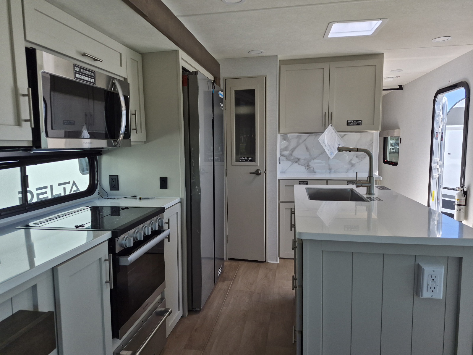2027 Alliance RV Avenue 298RL - Image 6
