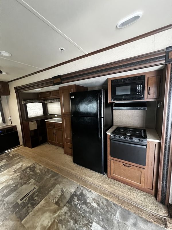 2015 Jayco 38RLTS - Image 9