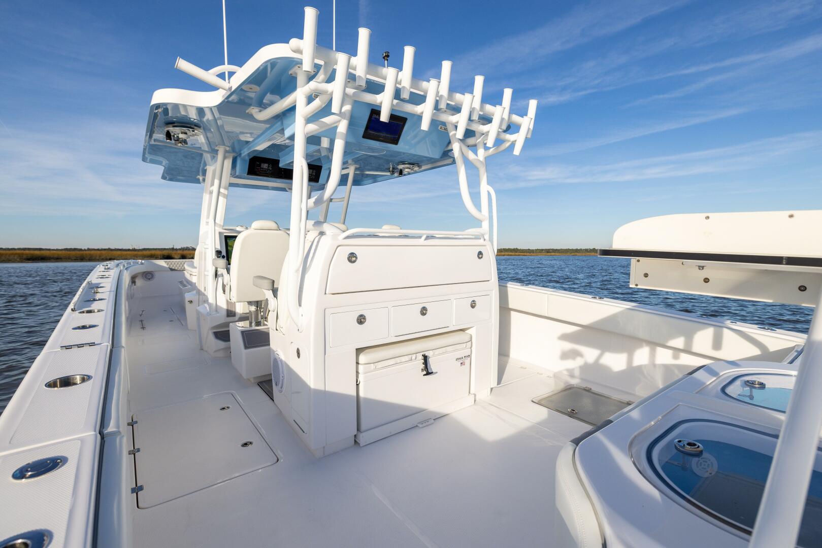 2024 Invincible 40 CAT - Image 28
