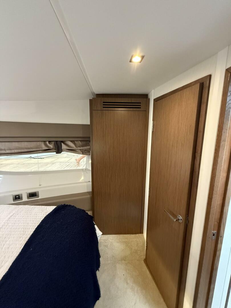 2018 Sea Ray 460 Sundancer - Image 16