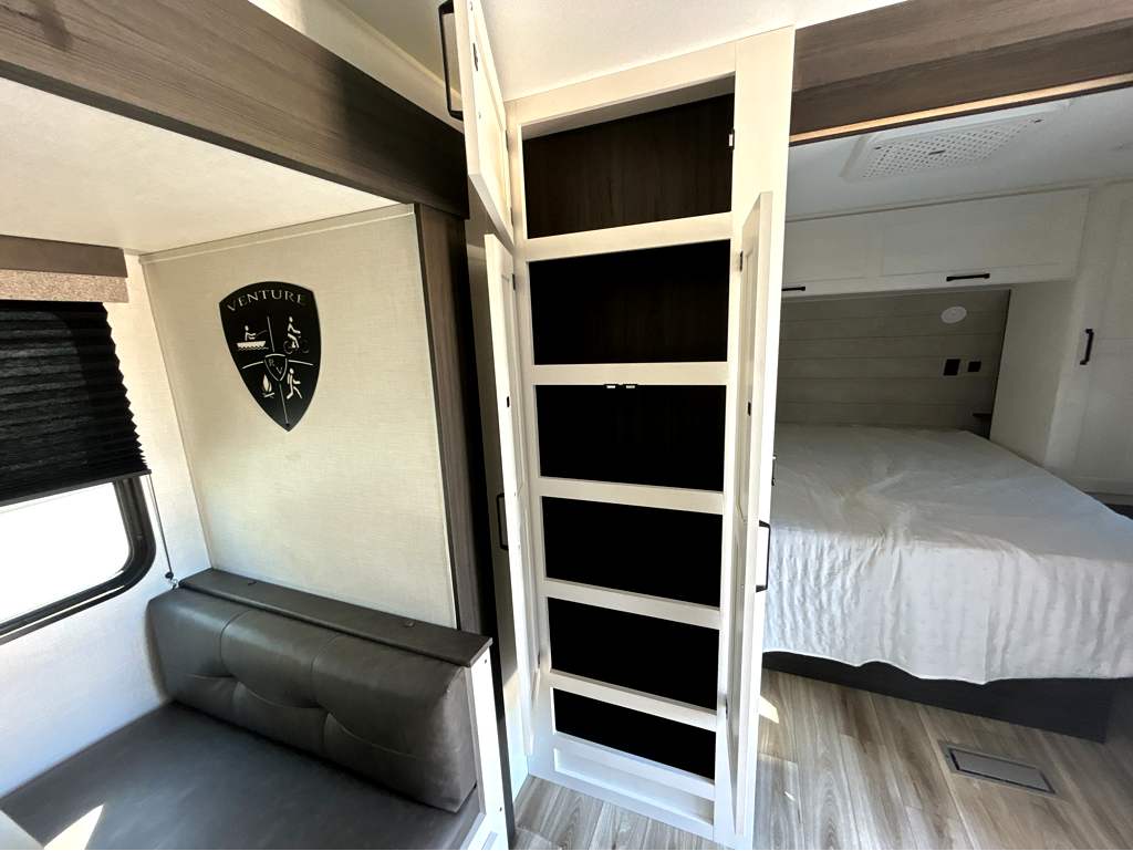 2027 VENTURE RV SIENNA 281VQB - Image 31