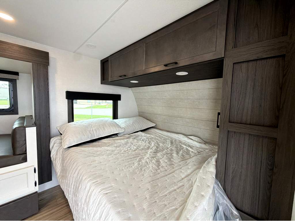 2026 VENTURE RV SPORTTREK STINGER 161VUD - Image 14