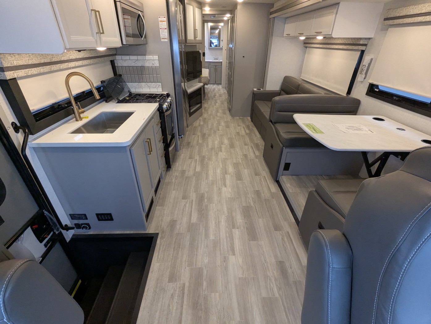 2026 Thor Motor Coach Windsport 35G - Image 5