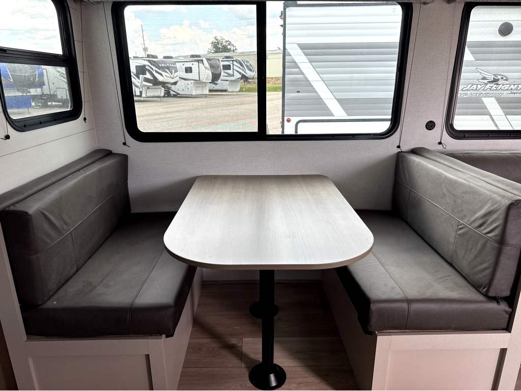 2027 Jayco Jay Flight SLX 261BHS - Image 17