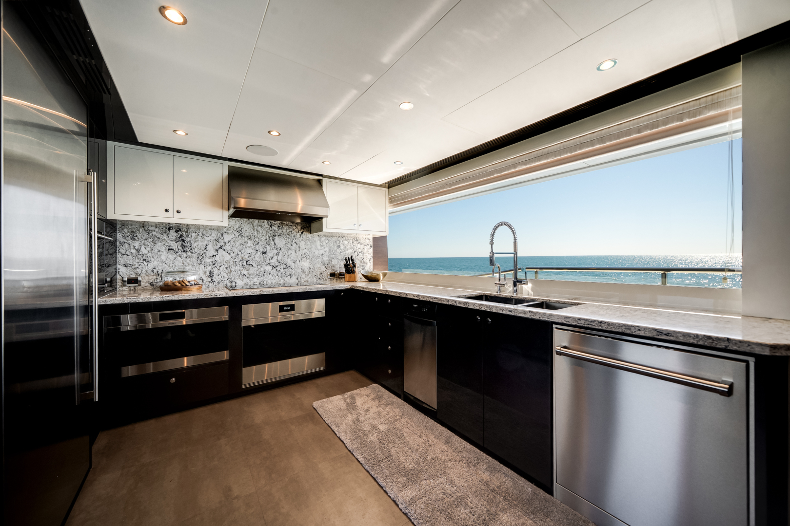 2022 Ocean Alexander 37L - Image 30