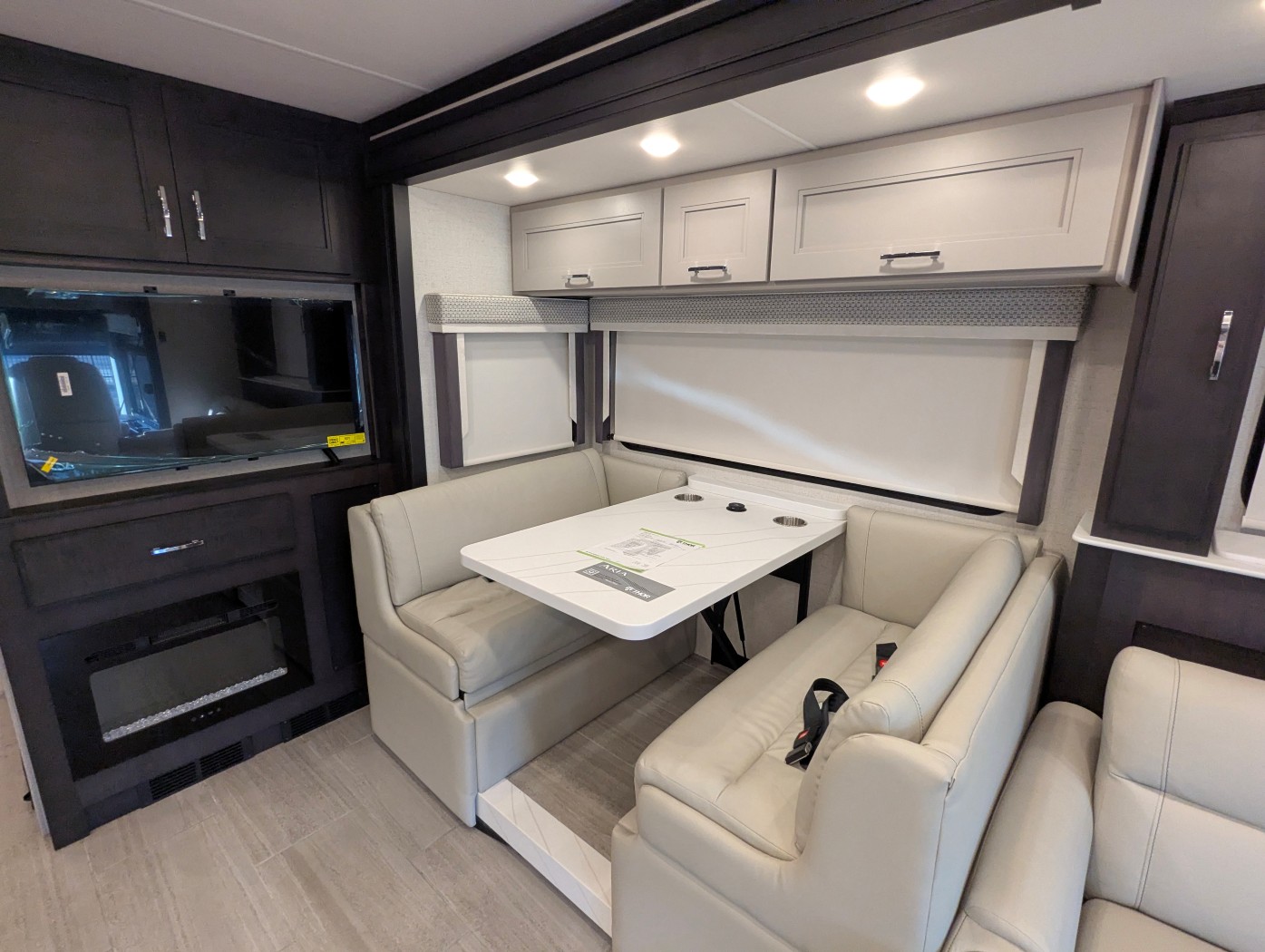 2026 Thor Motor Coach Aria 3901 - Image 17