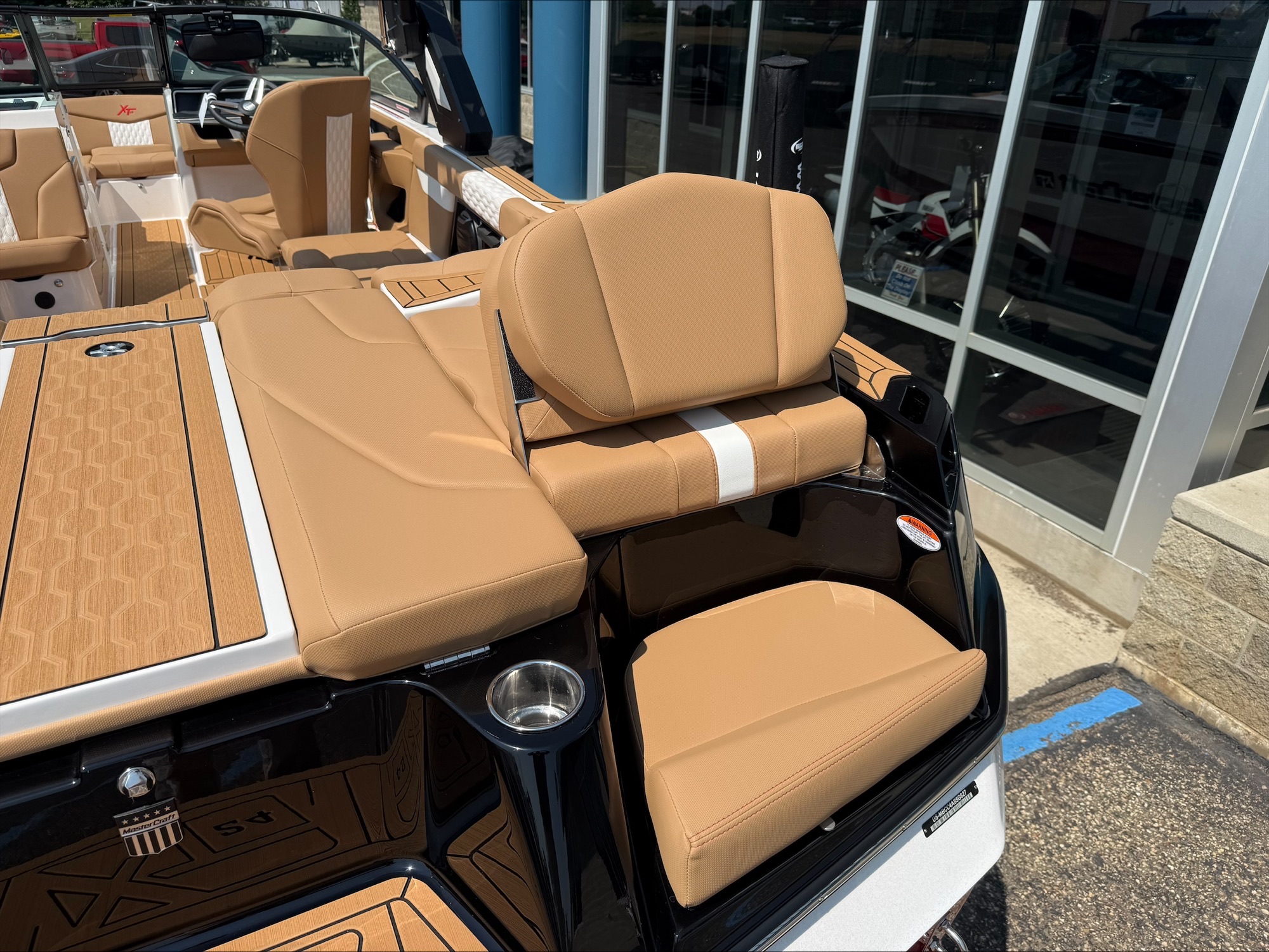 2027 MasterCraft XT24 - Image 9