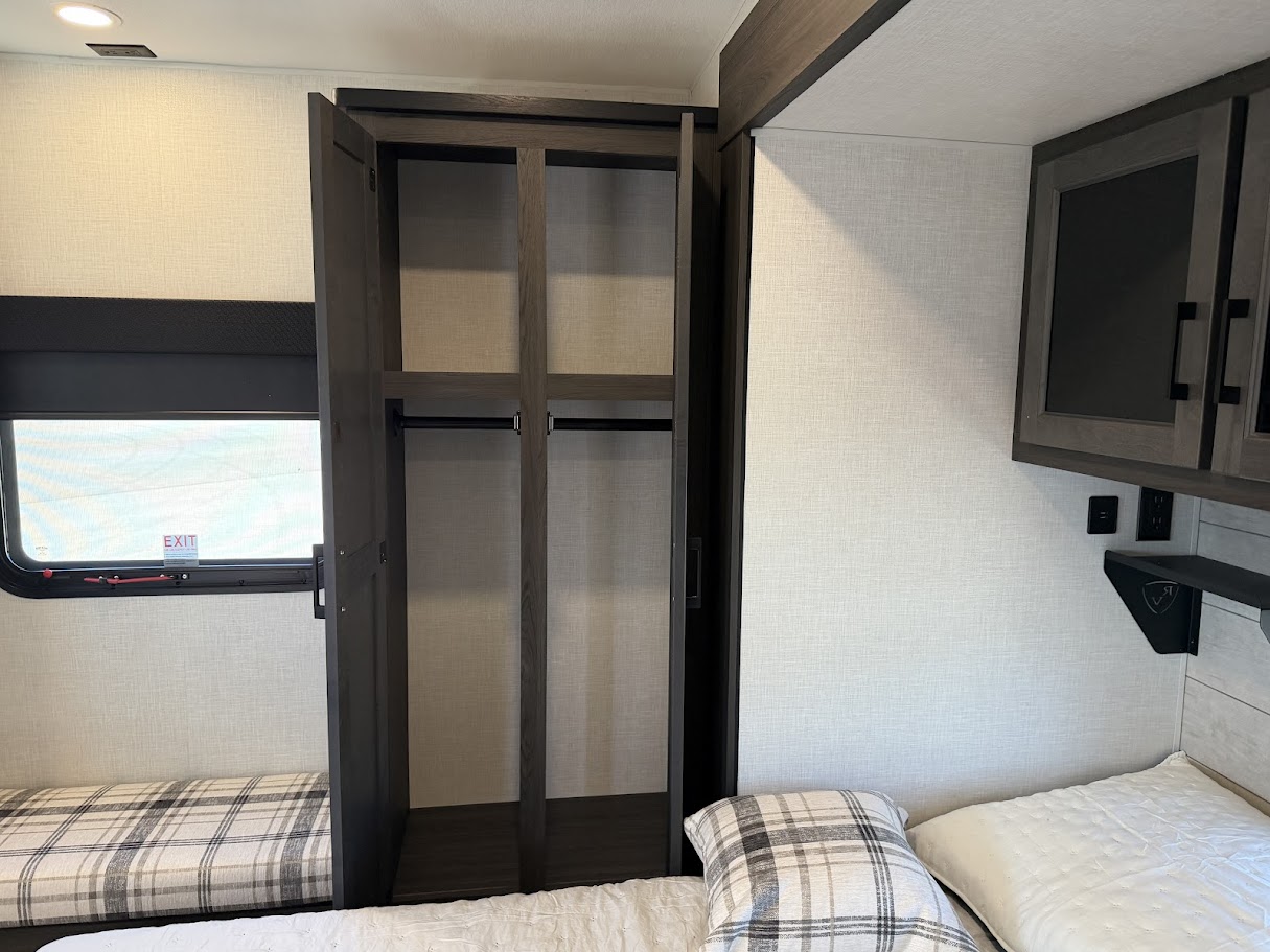 2026 VENTURE RV SPORTTREK 365VFL - Image 70