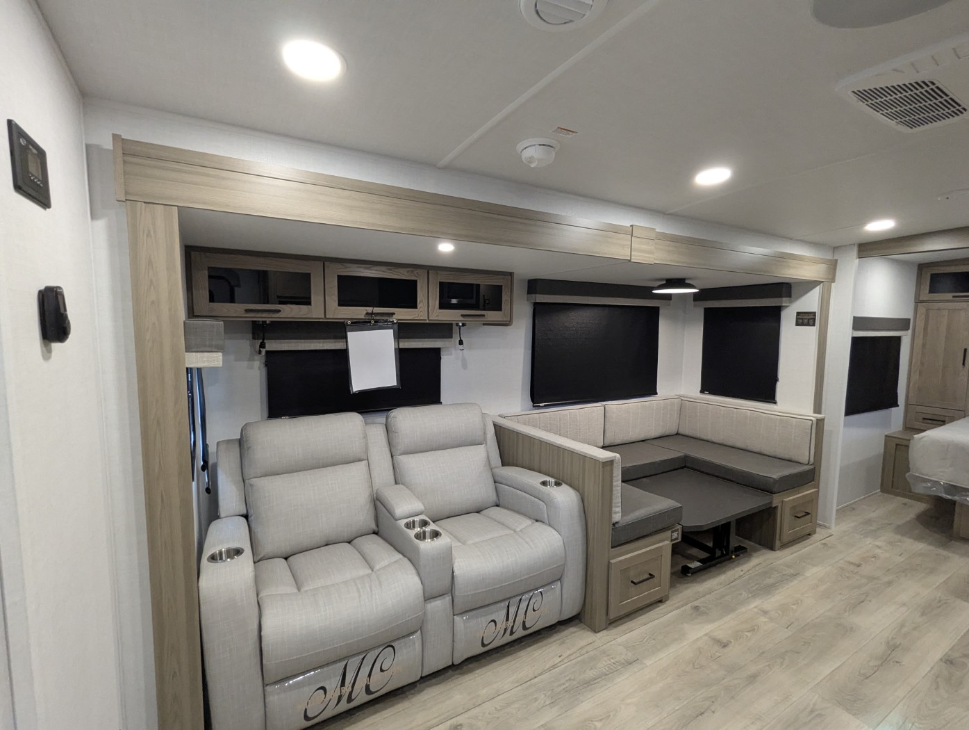 2027 Forest River Rockwood Ultra Lite 2706BH - Image 21