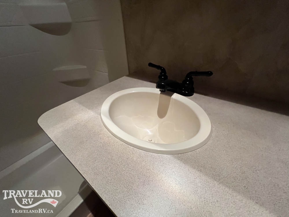 2014 CrossRoads Cruiser Aire CFL29MK - Image 29