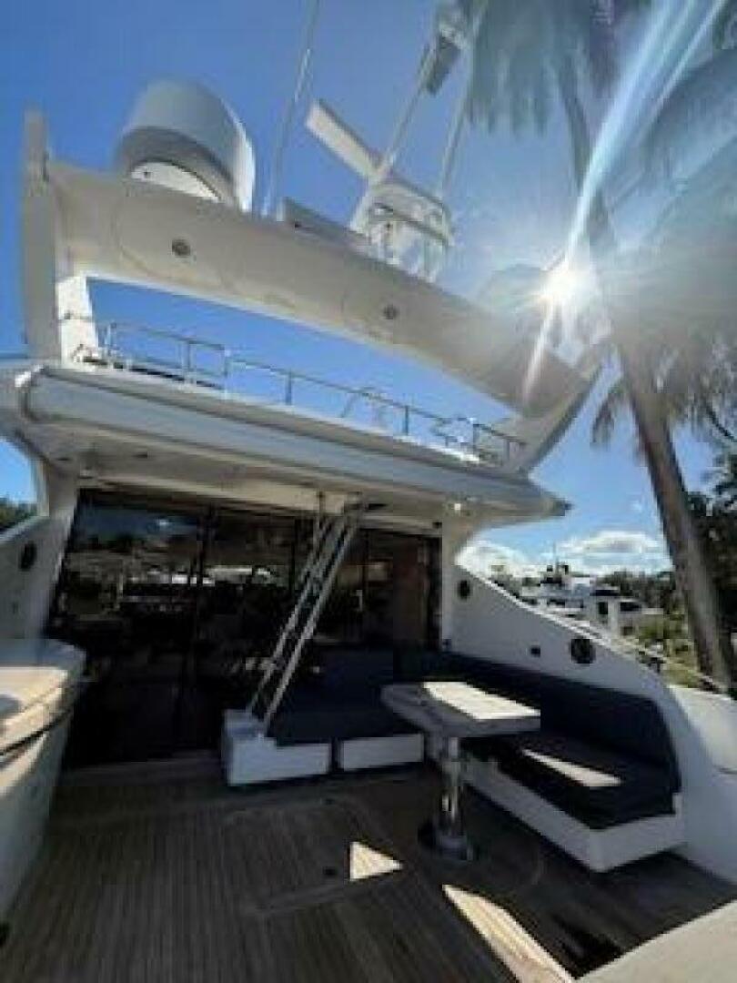 2012 Sunseeker Predator Sport Yacht 74 - Image 10