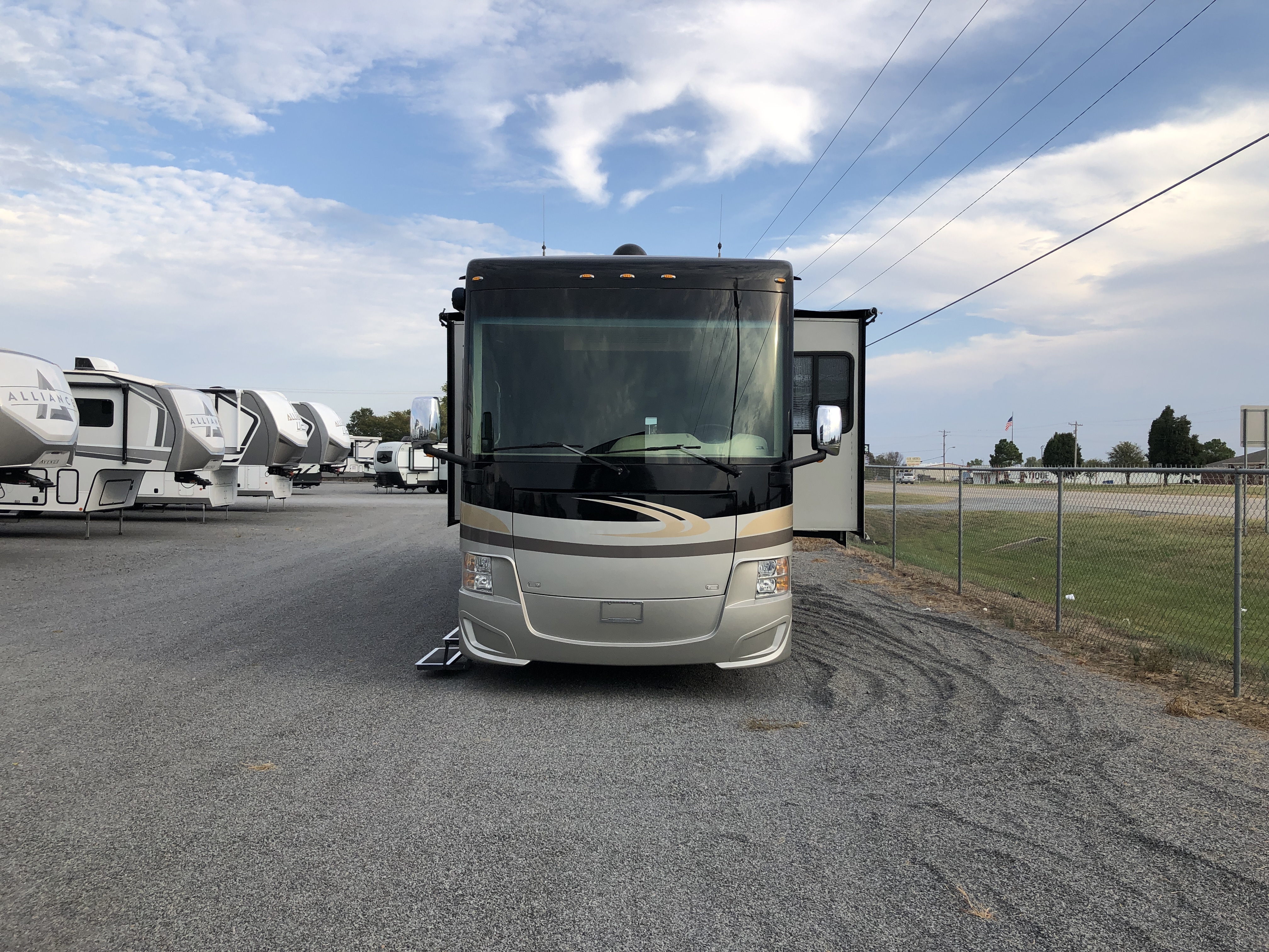 2017 Tiffin Allegro Red 38 QRA - Image 2