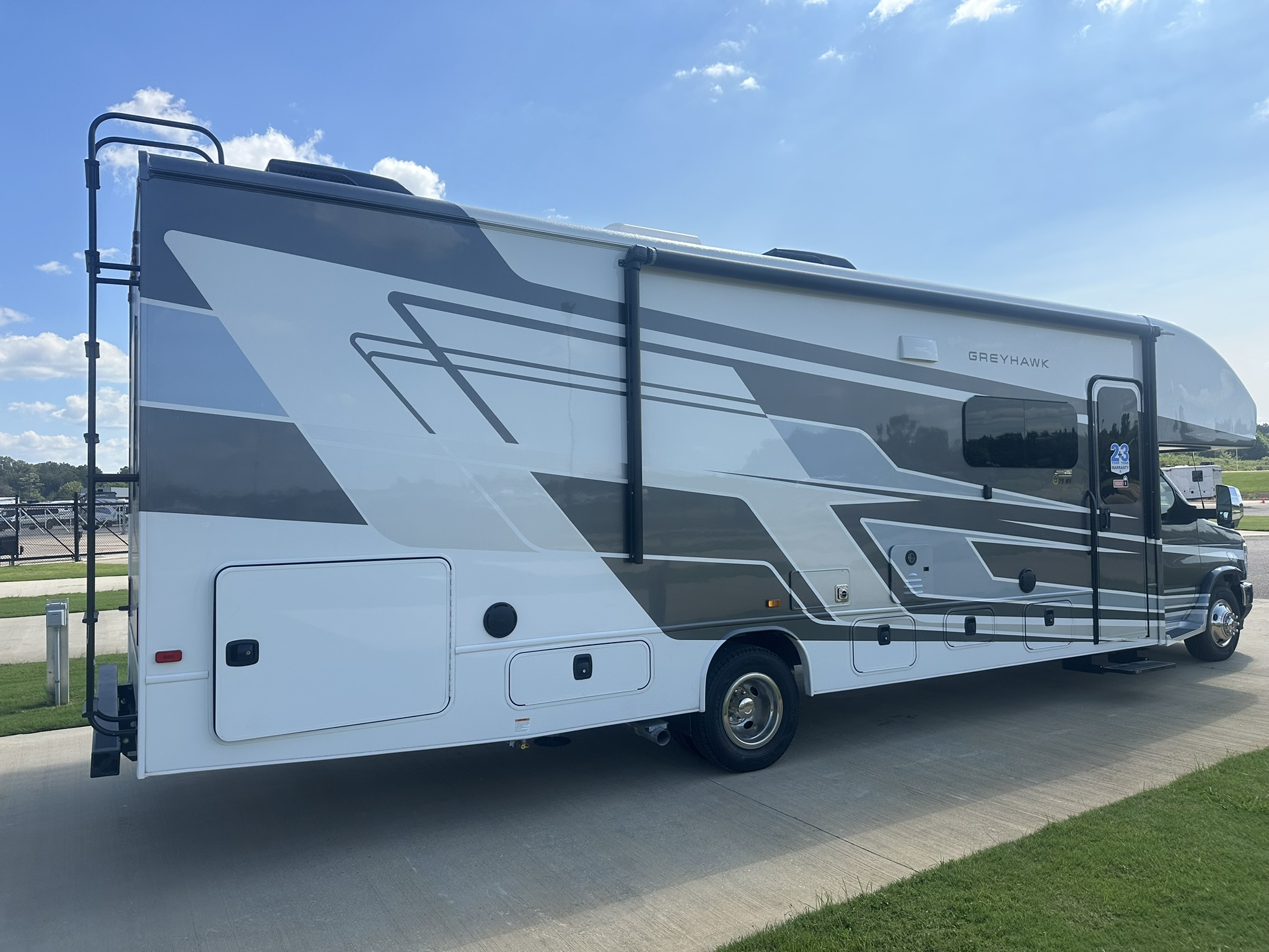 2027 JAYCO GREYHAWK 29MV - Image 5