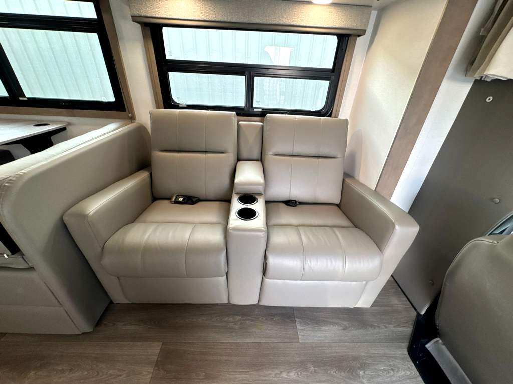 2027 ENTEGRA COACH ODYSSEY 29V - Image 28