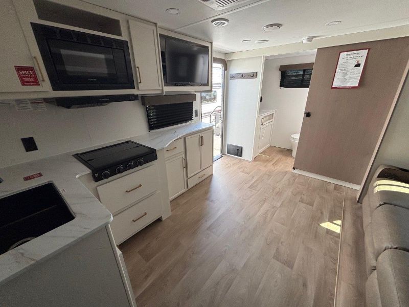 2026 Grand Design Transcend XPLOR 22RBX - Image 8
