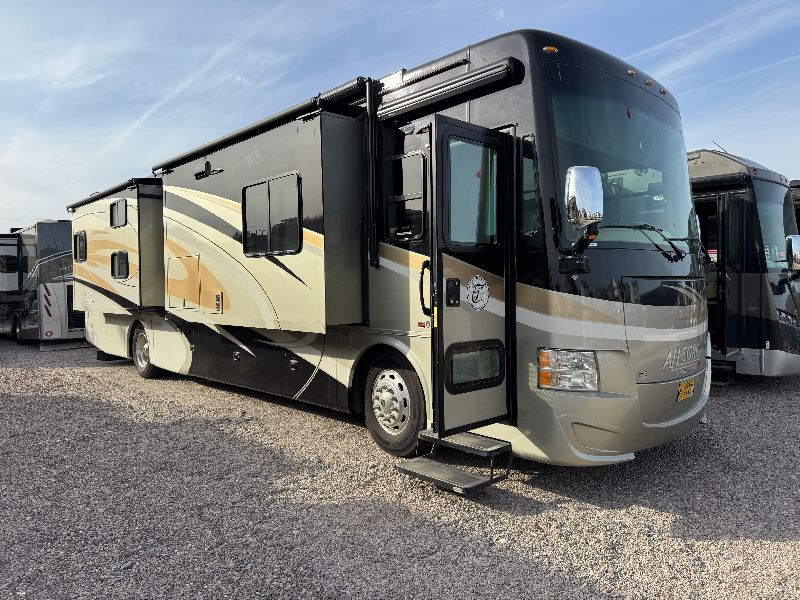 2015 Tiffin Allegro Red 38 QBA - Image 1