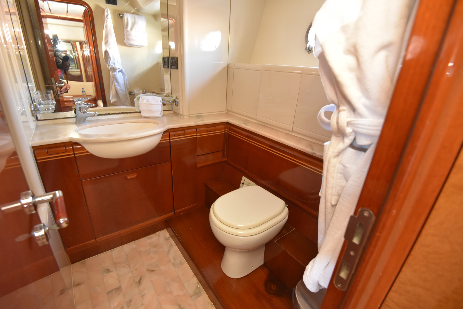 1997 Ferretti Yachts Ferretti 780 Base - Image 15