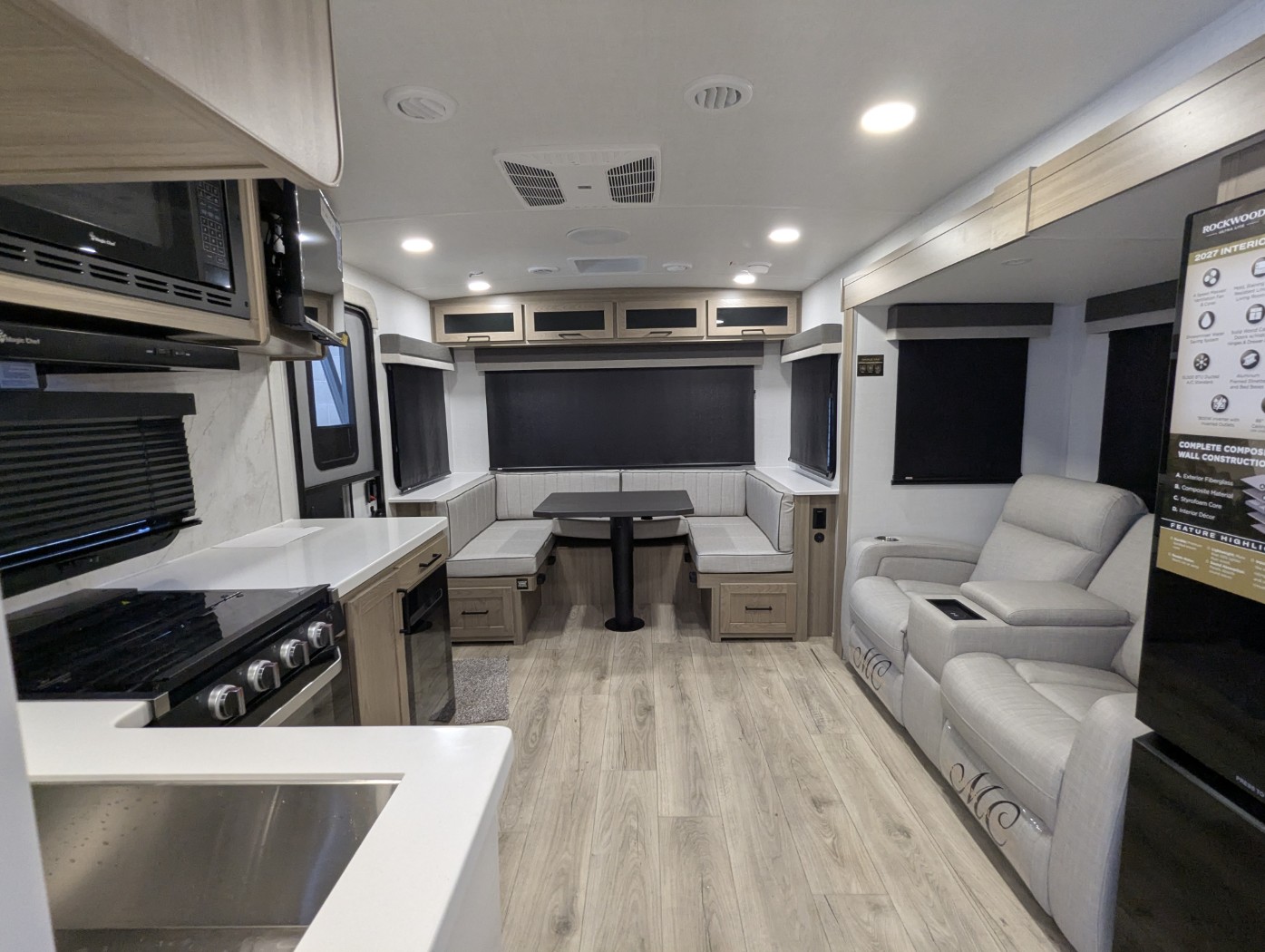 2027 Forest River Rockwood Ultra Lite 2618RD - Image 40