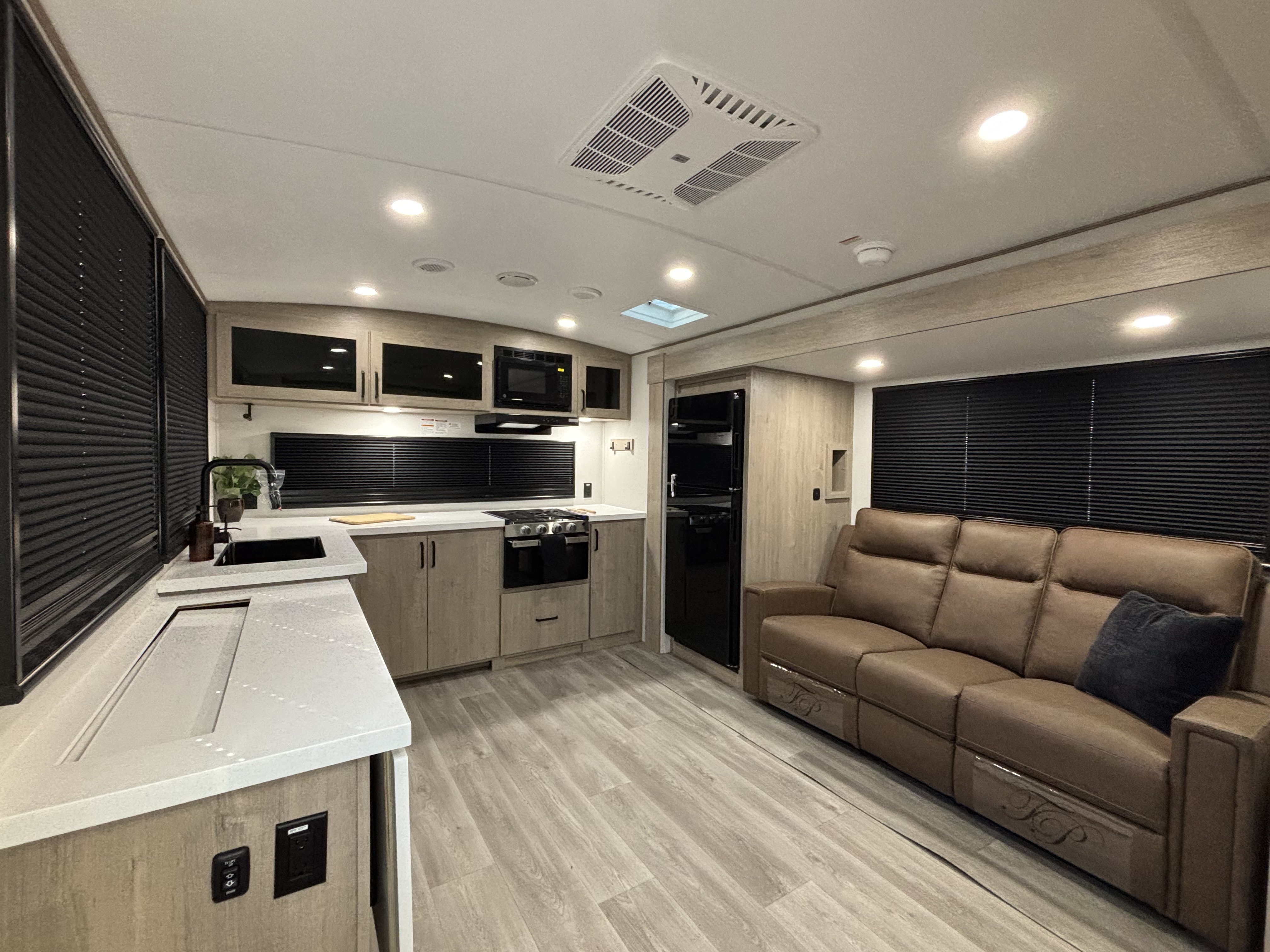 2026 Grand Design Imagine 2700BS - Image 9