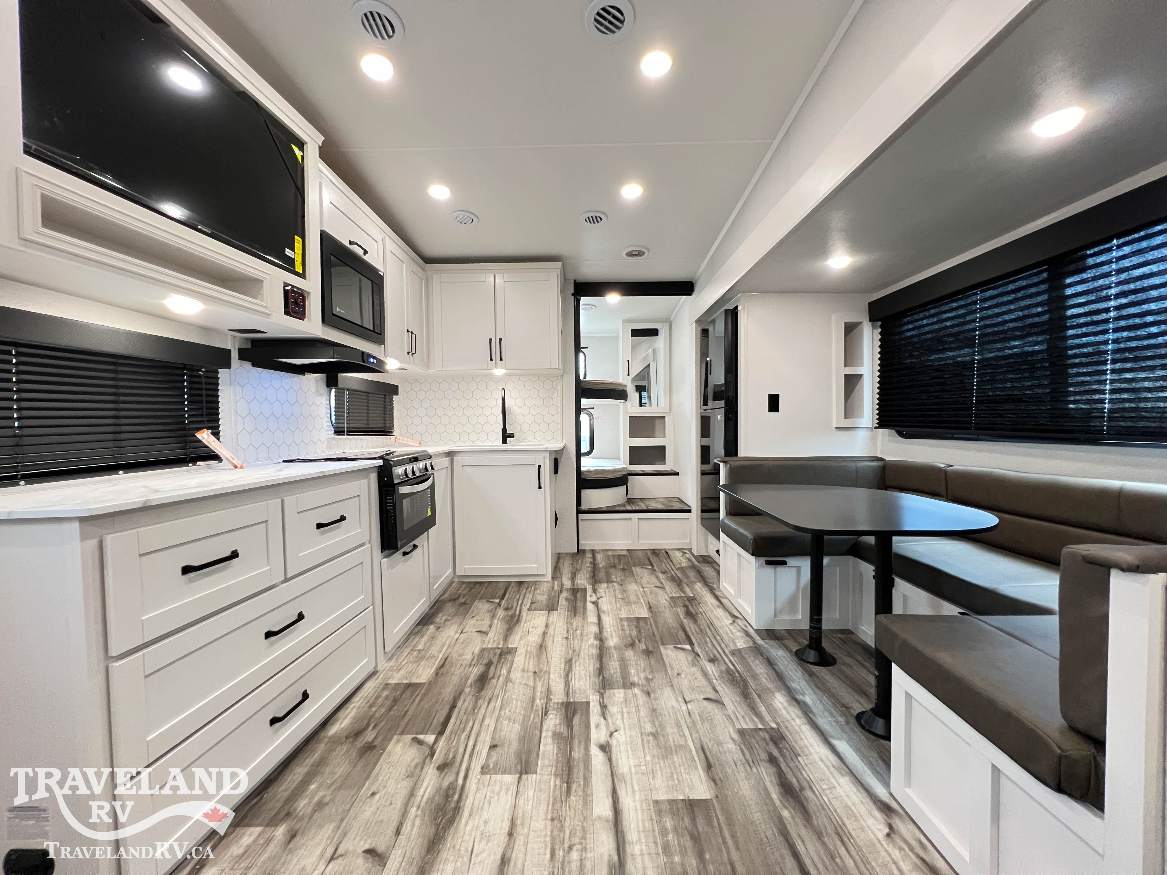 2027 Highland Ridge Roamer Light Duty 28DBSS - Image 3