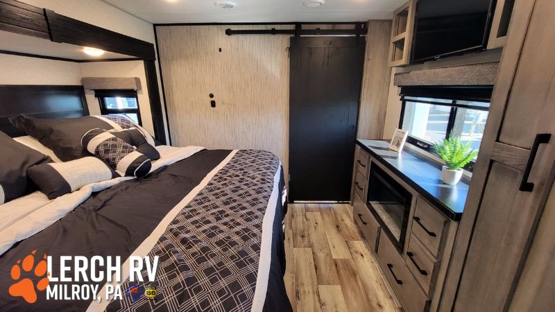 2022 KZ RV Durango Gold G387FLF - Image 39