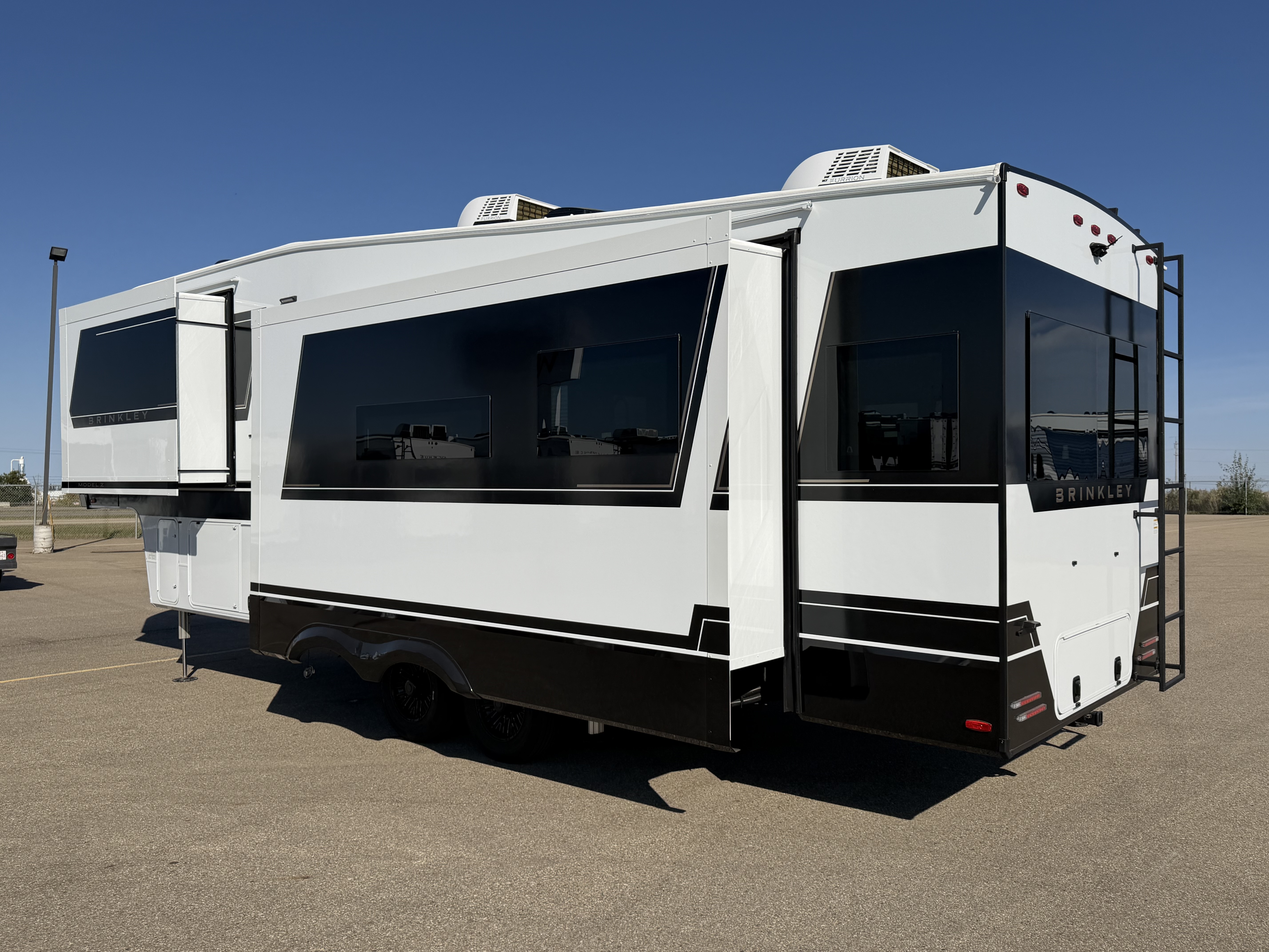 2027 Brinkley RV Model Z 2900 - Image 9