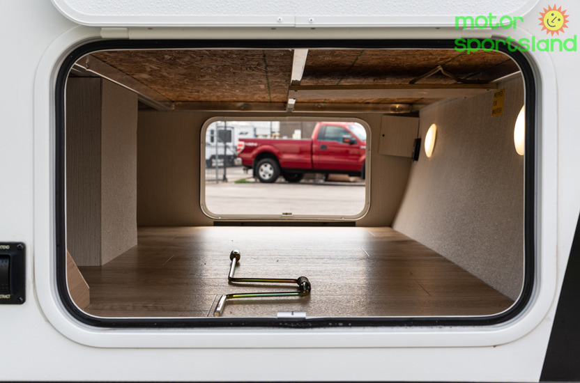 2027 Winnebago Micro Minnie 2200TBH - Image 11