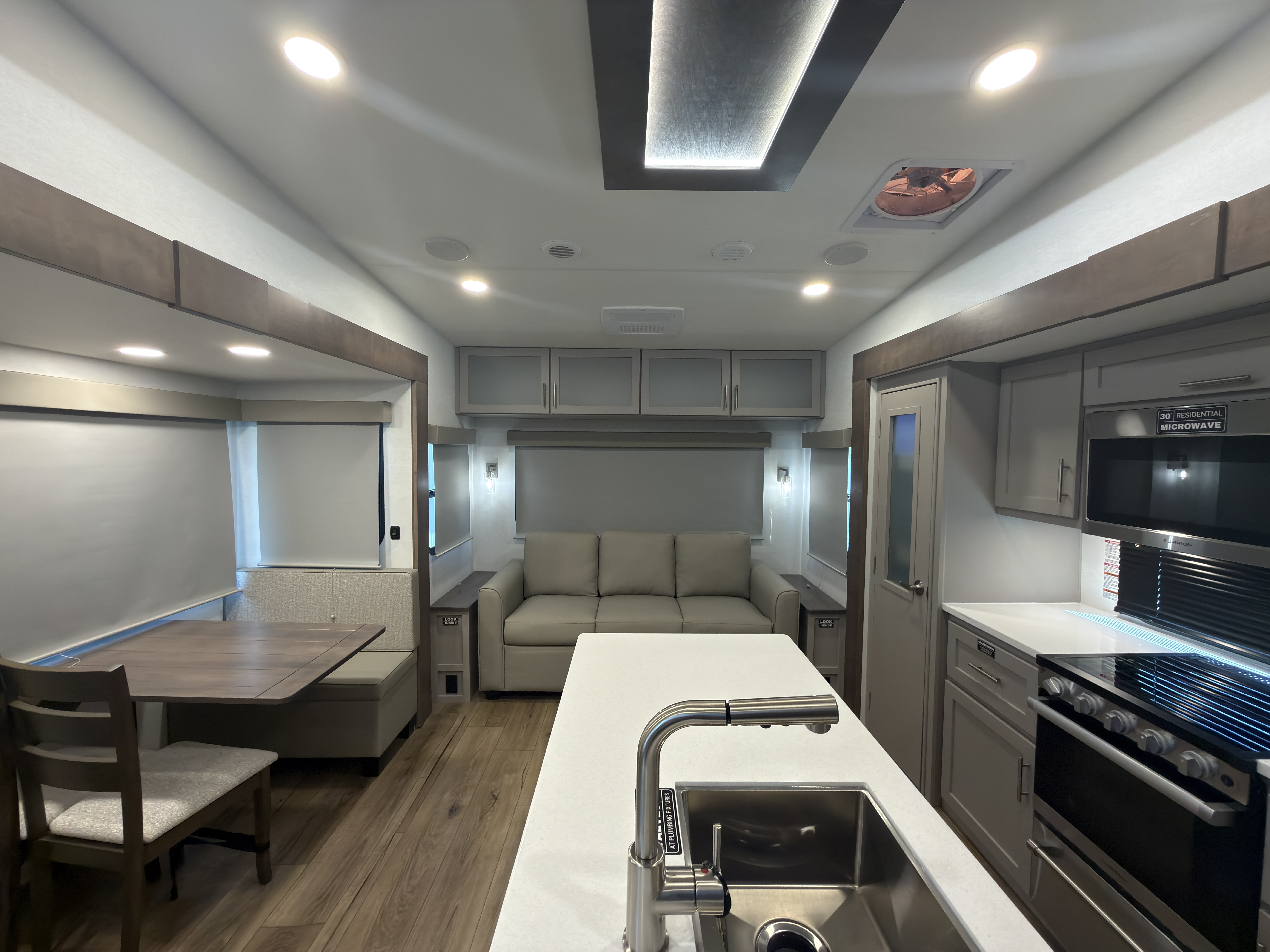 2026 Alliance RV Avenue 25RL - Image 9
