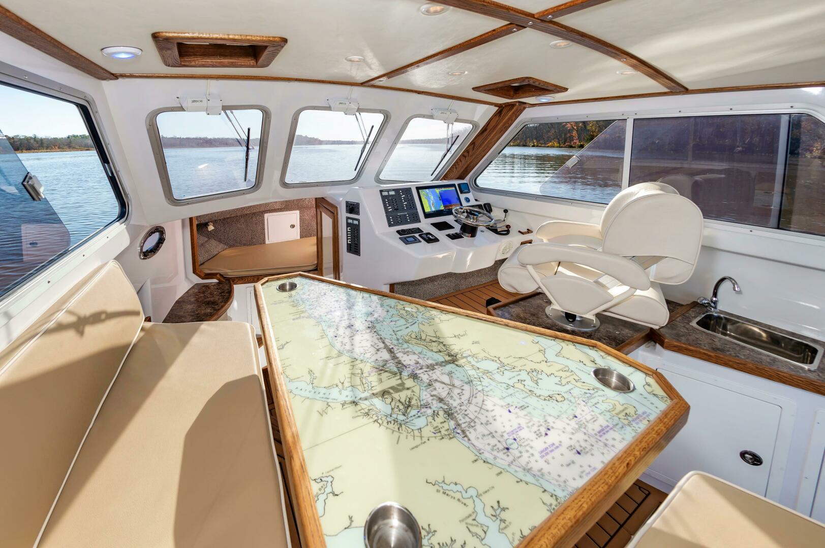 2024 Custom Chesapeake Bay Built Custom 33' - Image 37